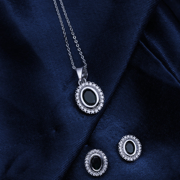 Noir Grace Halo Pendant Set