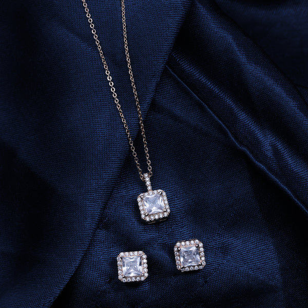 Regal Radiance Pendant Set