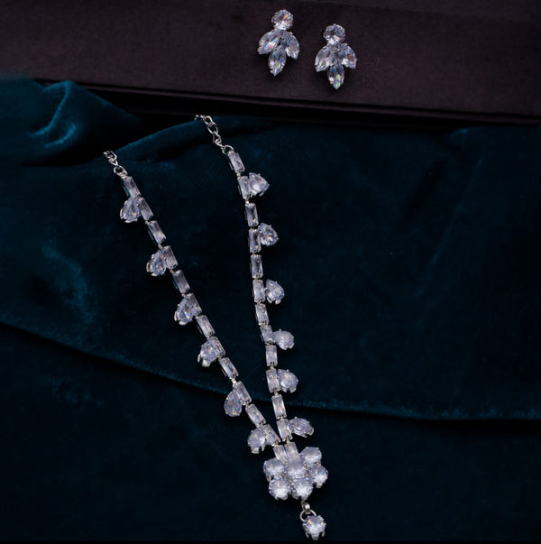 ✨ Crystal Bloom Necklace & Earrings Set