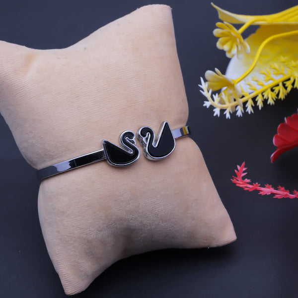 🖤 Twin Swan Elegance Bracelet
